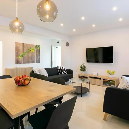Near The Beach- Zen 2 Apartment Brna