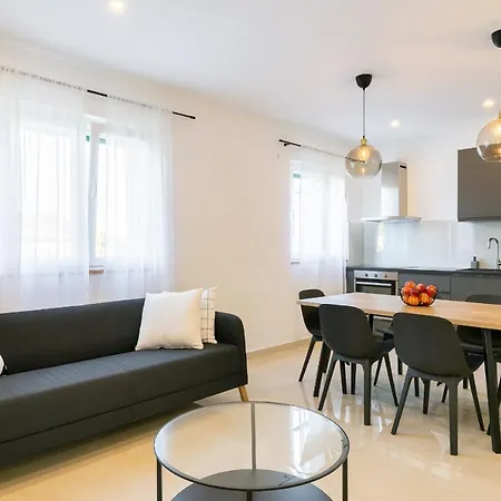 Apartment Near The Beach- Zen 2 *