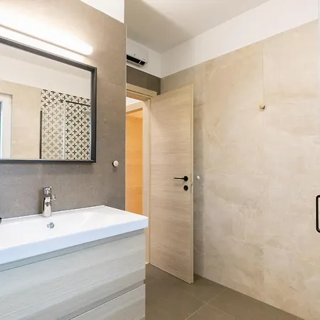Apartment Near The Beach- Zen 2