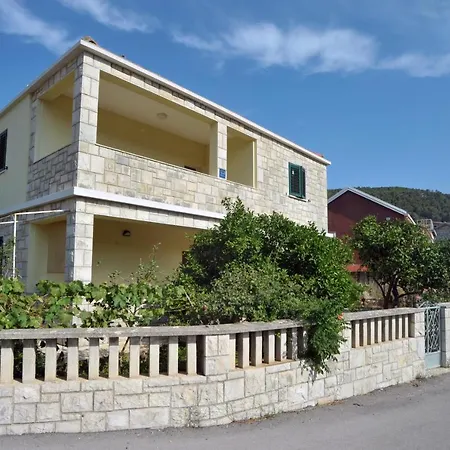 Near The Beach- Zen 2 Apartment Brna